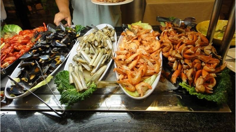 مشروع مطعم مأكولات بحرية - مشاريع صغيرة في سلطنة عمان